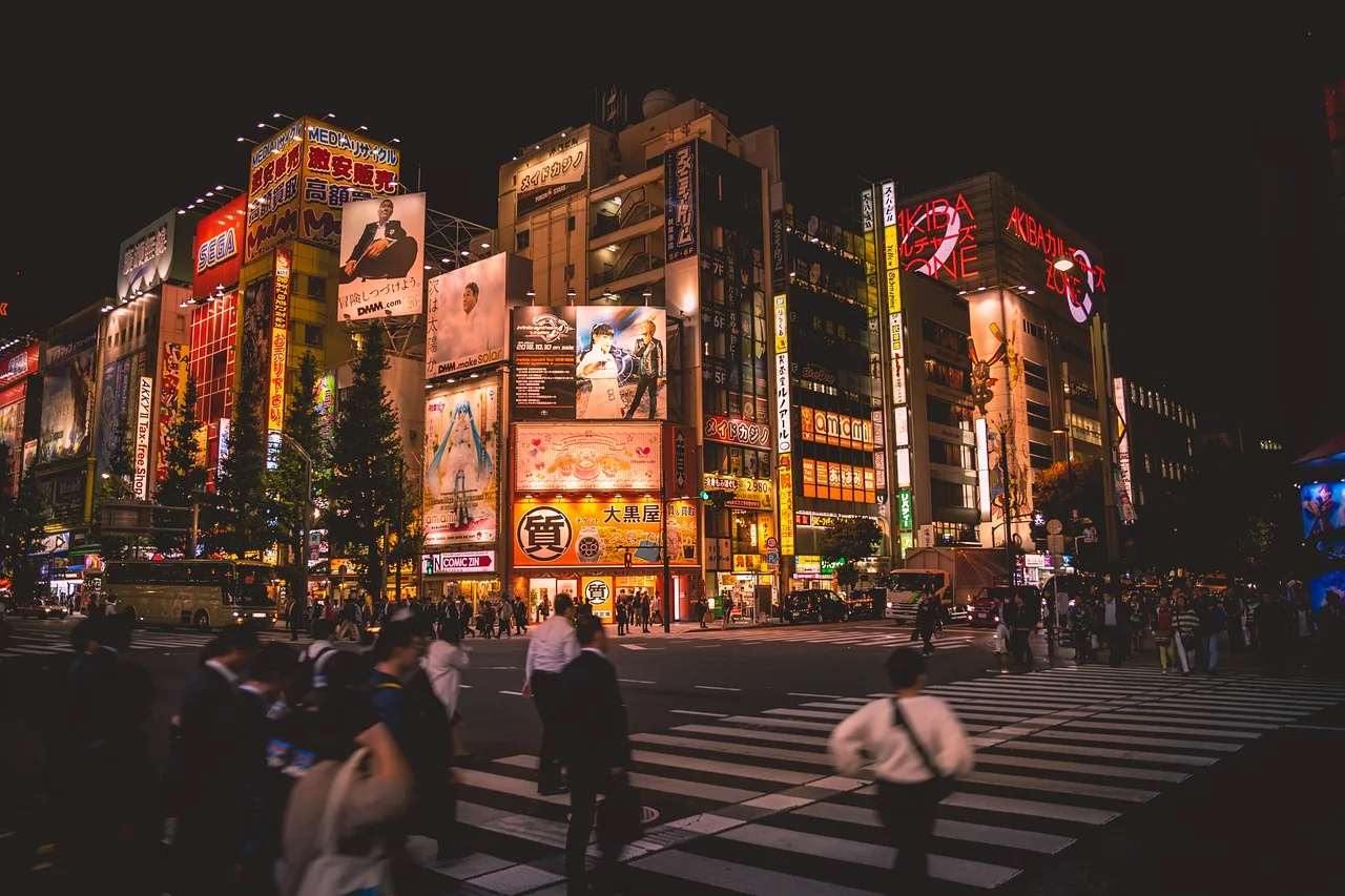 tokyo street scene — Emma Roams