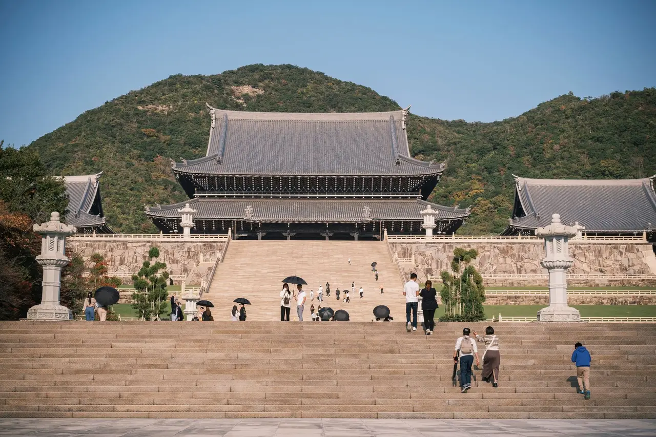 hiroshima Evening: Quiet Walk — Emma Roams
