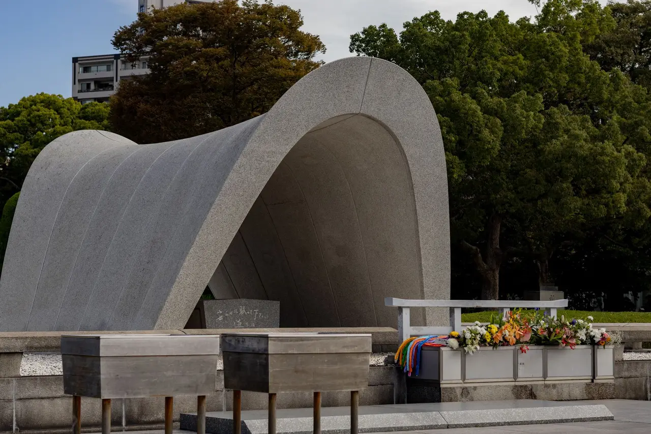hiroshima Free Hiroshima It Rains — Emma Roams