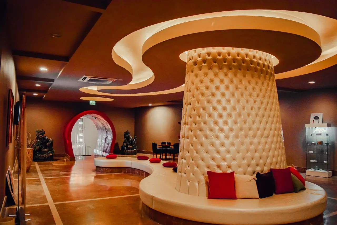 Amora Tapae Hotel